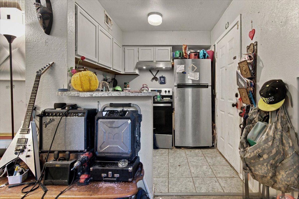 6639 S Victor Avenue #g306 Property Photo 3