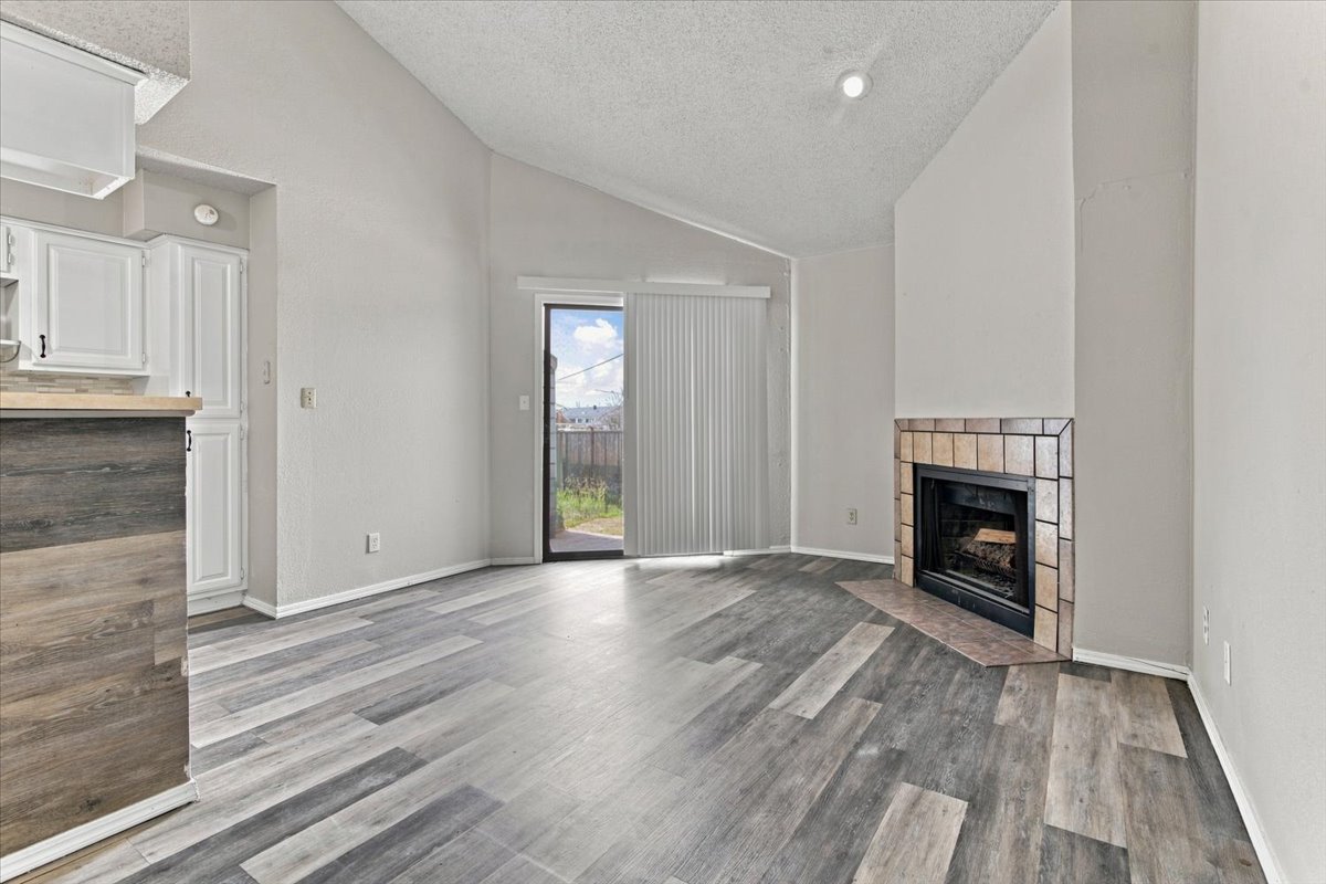 6737 S Peoria Avenue #a213 Property Photo 3