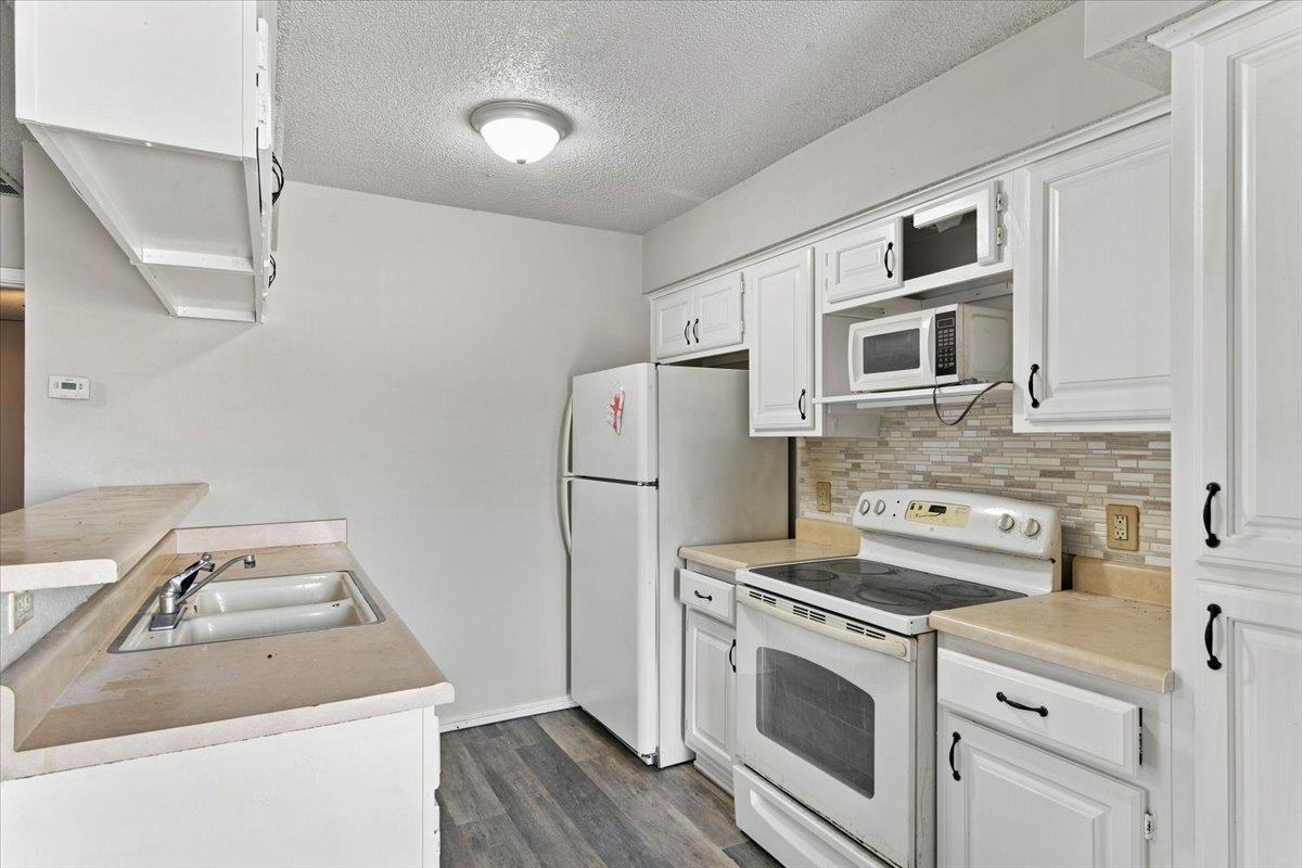 6737 S Peoria Avenue #a213 Property Photo 6