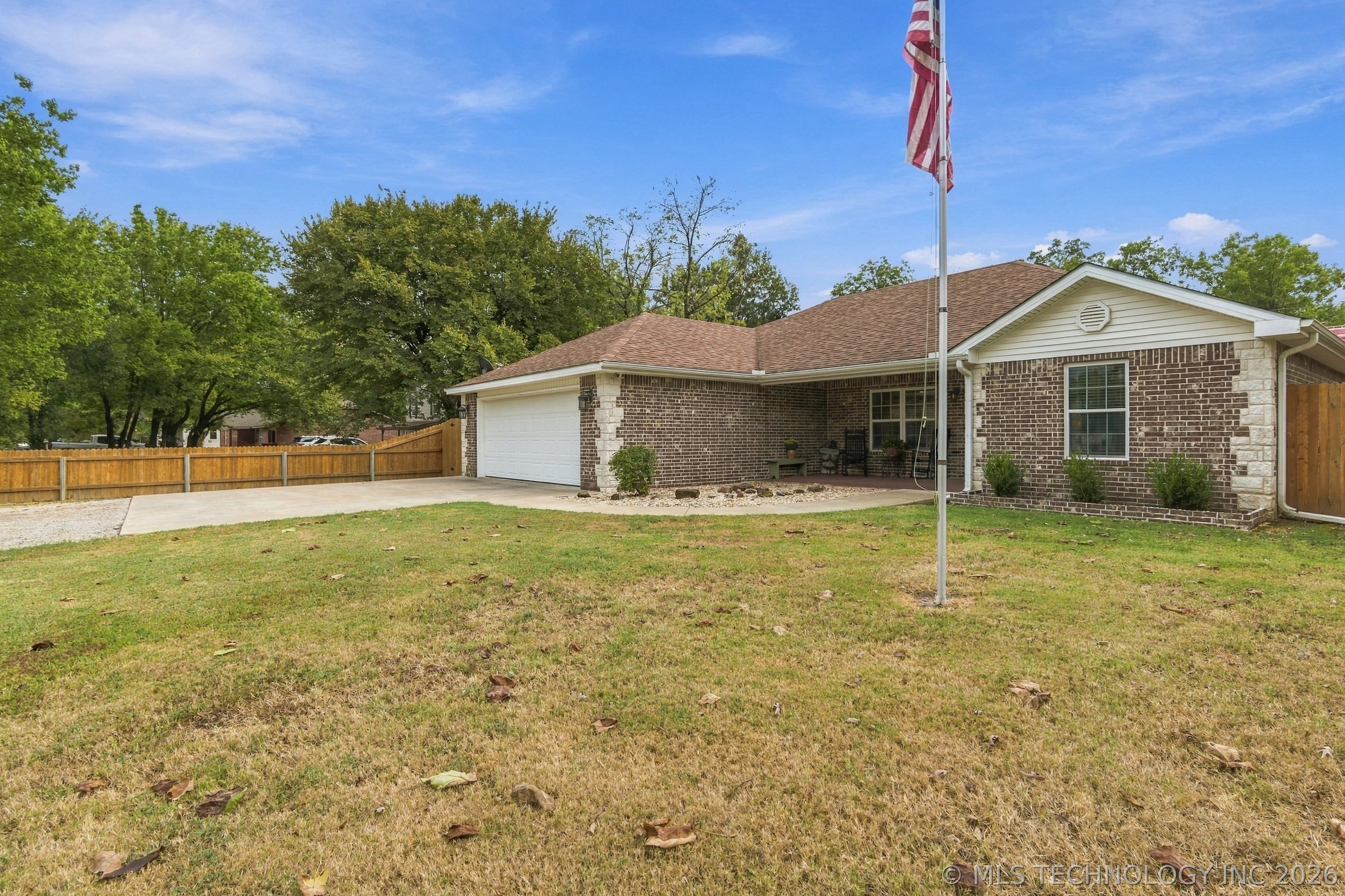 440 7th Street W Property Photo 6