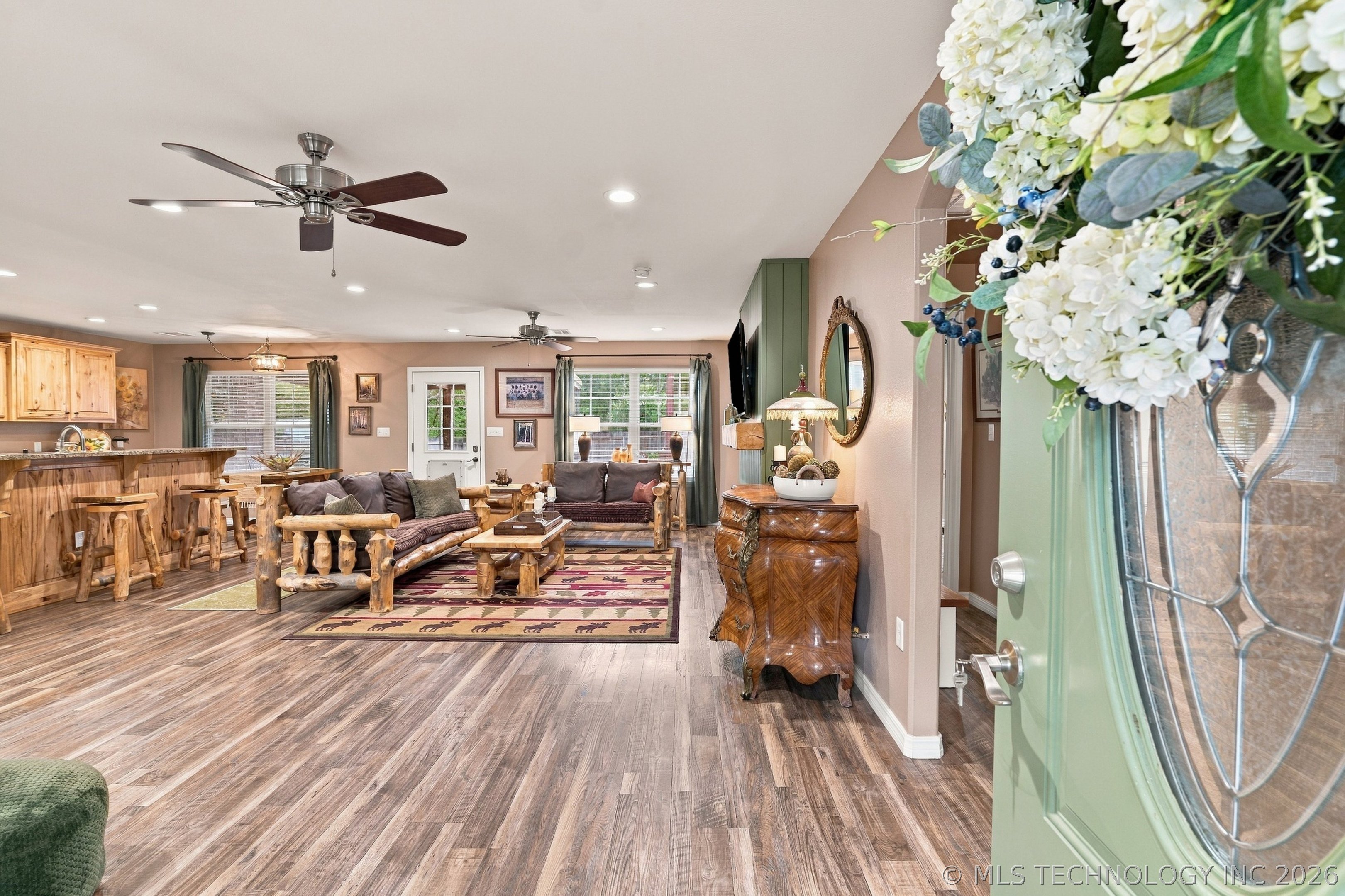 440 7th Street W Property Photo 8