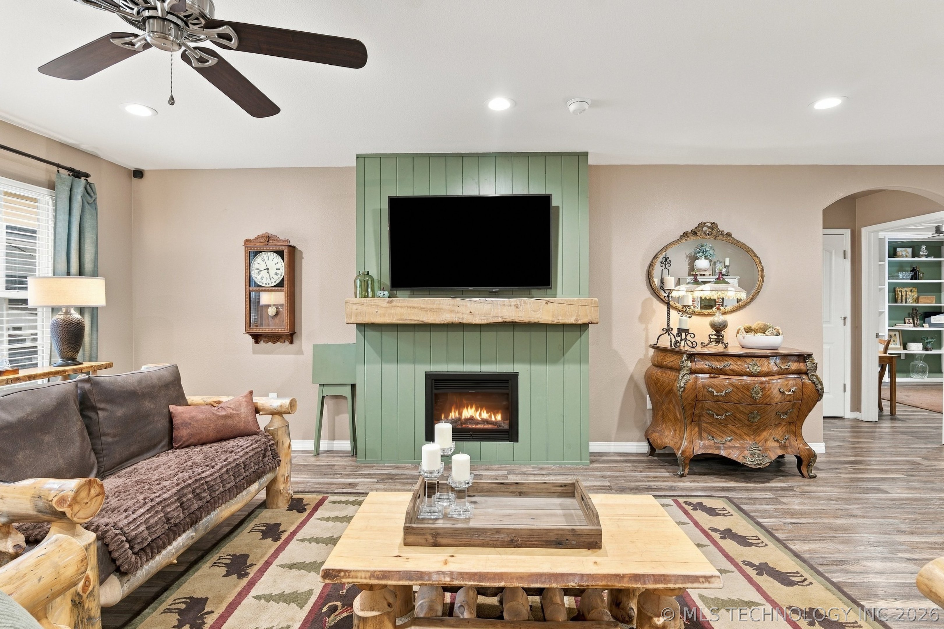 440 7th Street W Property Photo 10