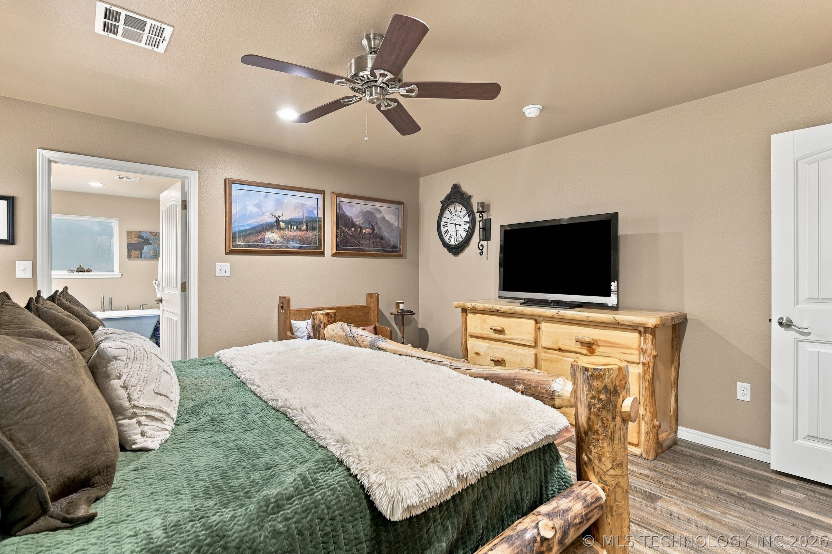 440 7th Street W Property Photo 18