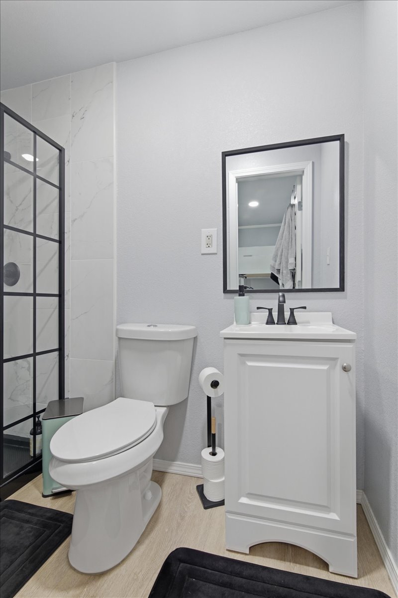 2205 E 5th Place Property Photo 13