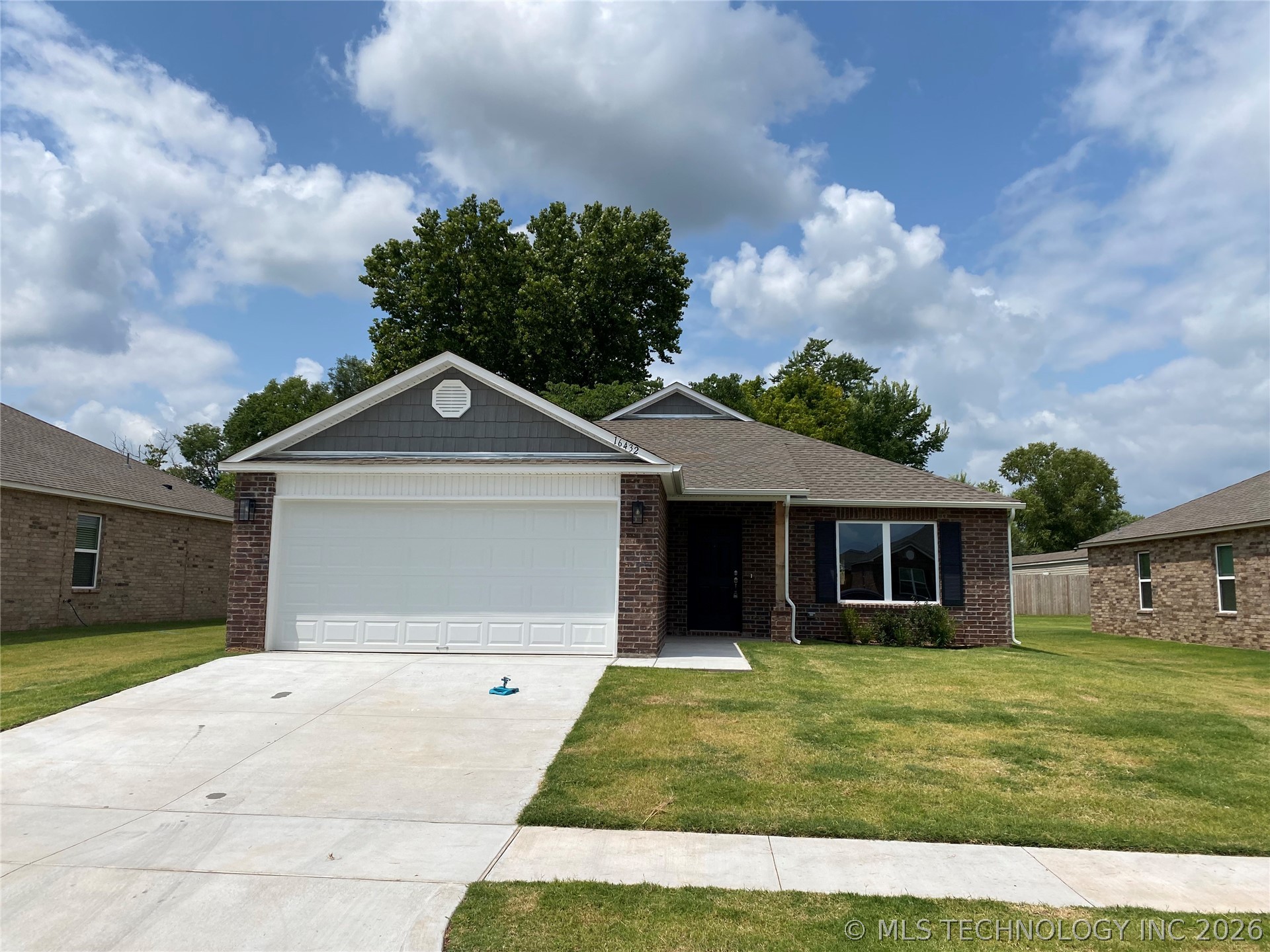 16432 S 85th Avenue E Property Photo 1