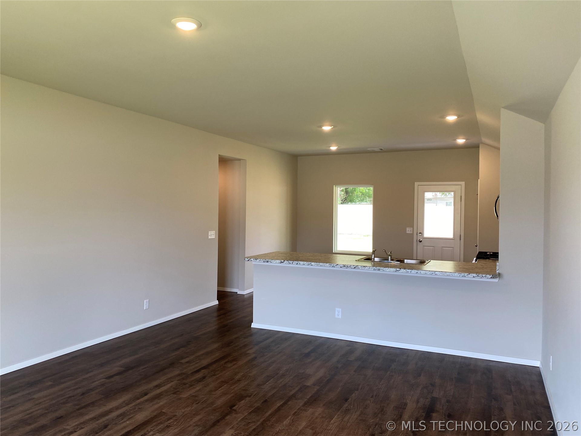 16432 S 85th Avenue E Property Photo 2
