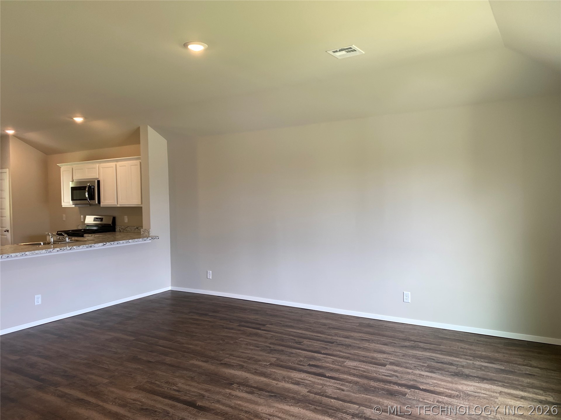 16432 S 85th Avenue E Property Photo 3