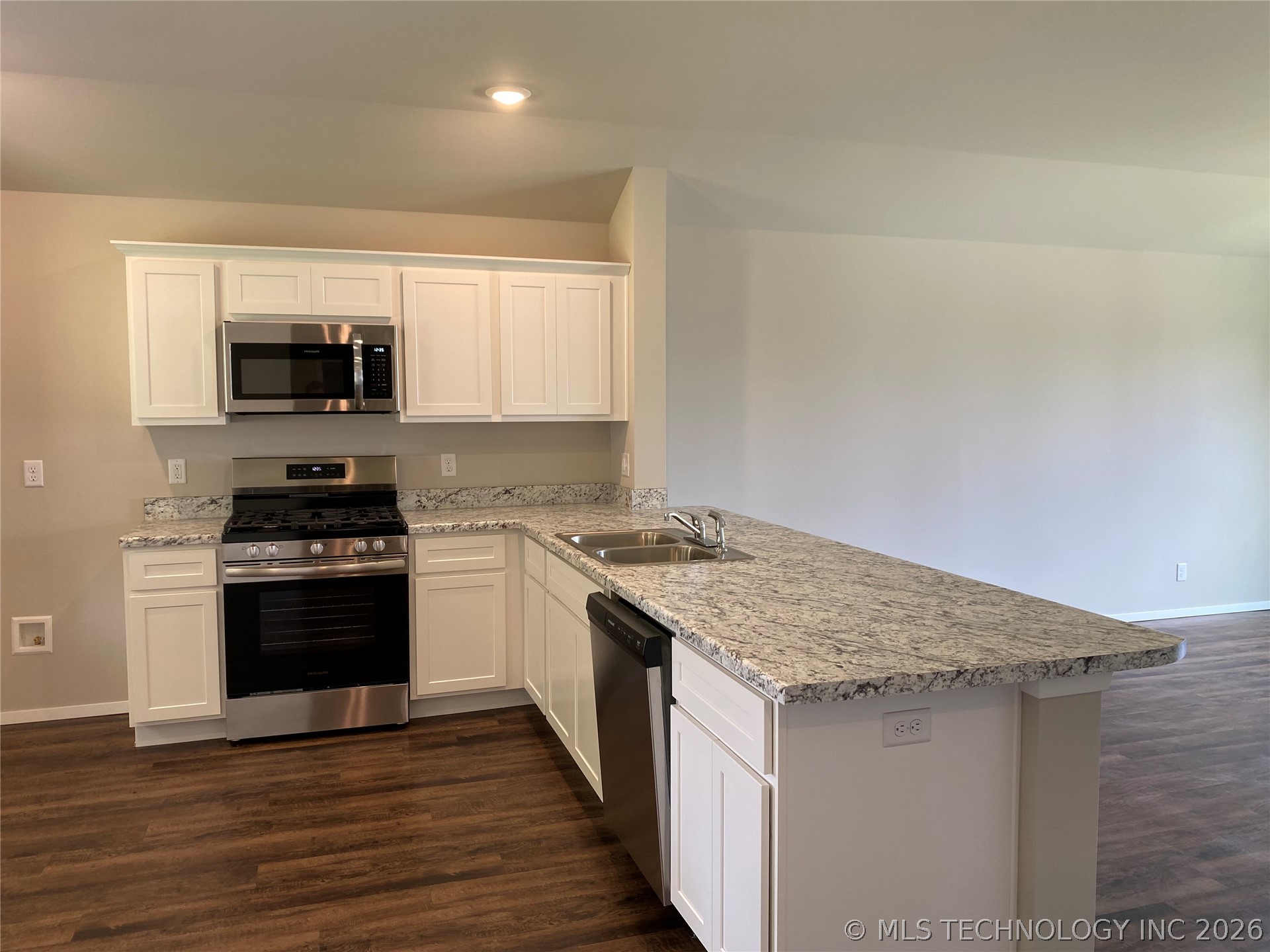 16432 S 85th Avenue E Property Photo 4