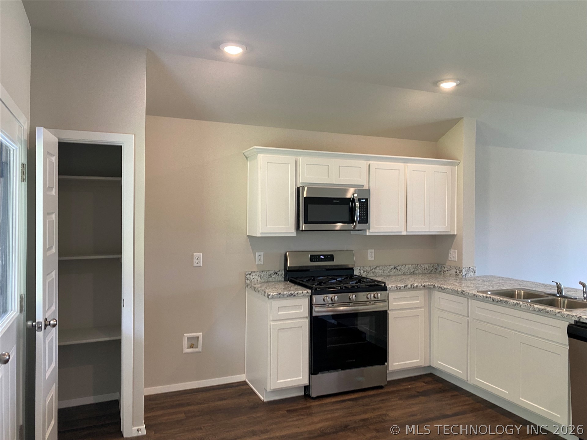16432 S 85th Avenue E Property Photo 5