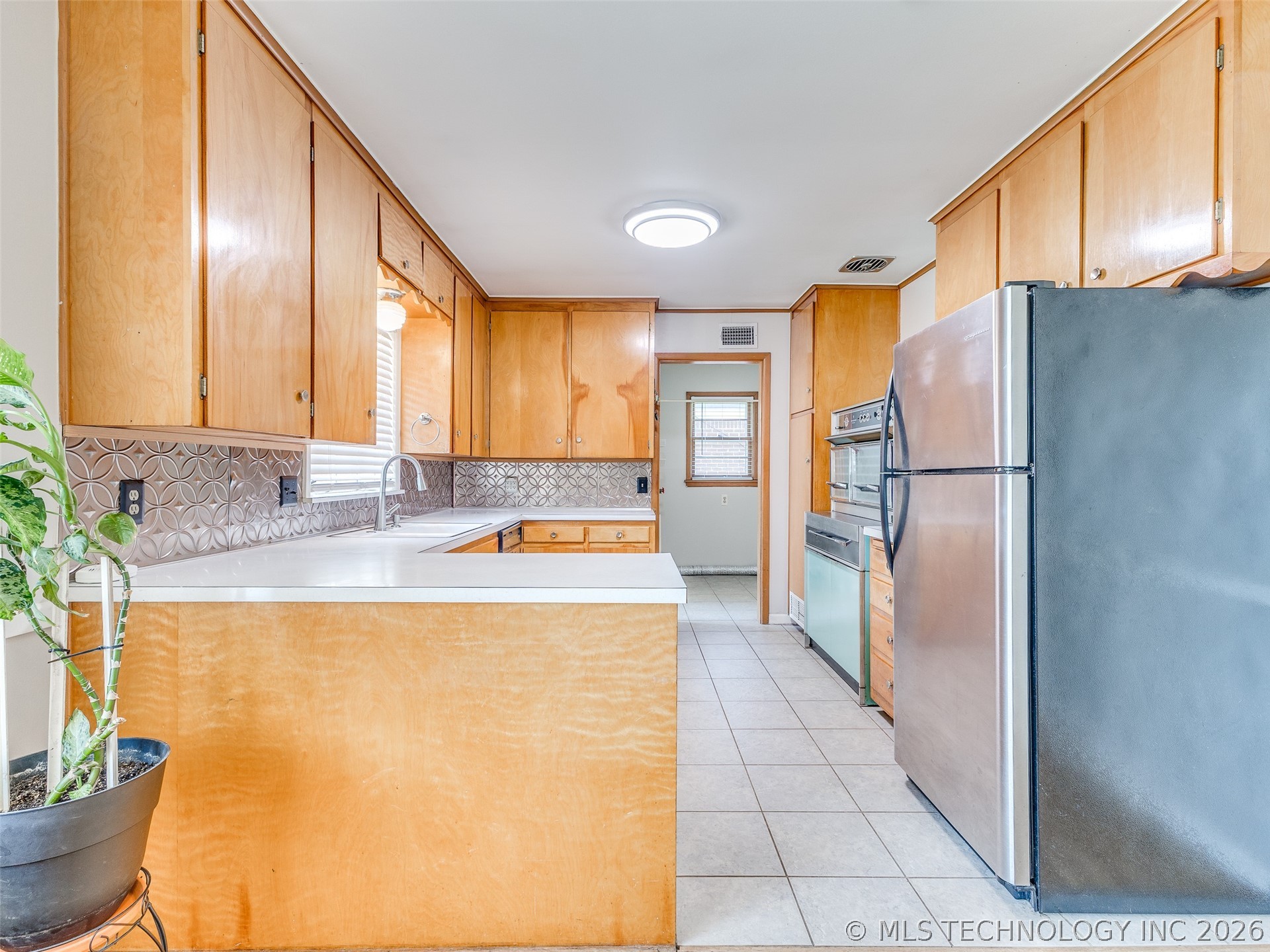 4340 S Norfolk Avenue Property Photo 7