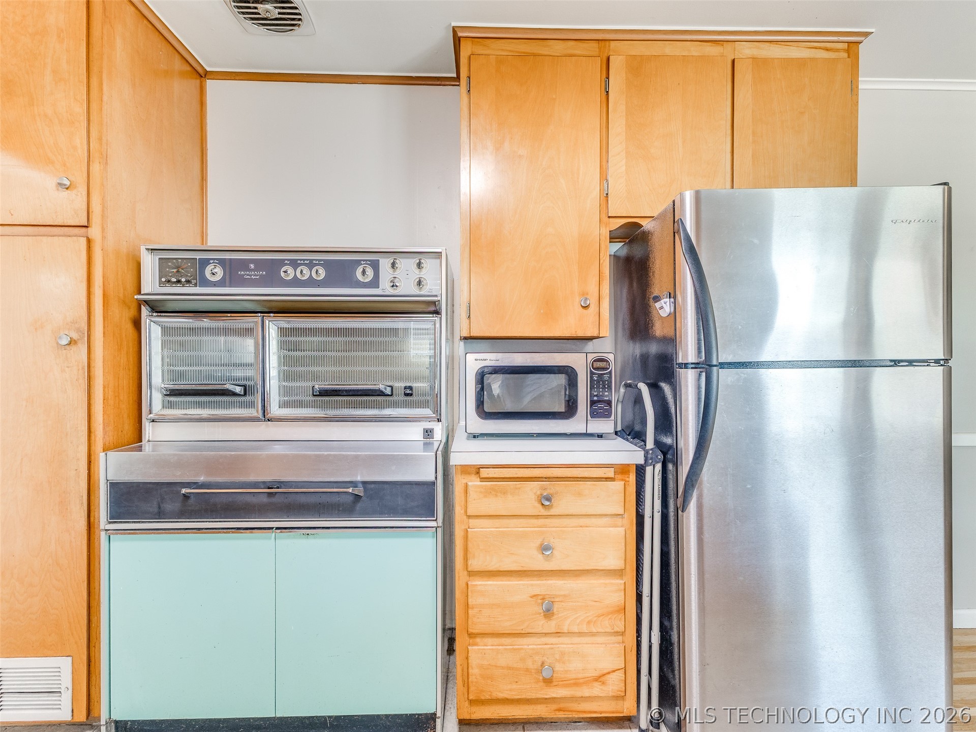4340 S Norfolk Avenue Property Photo 8