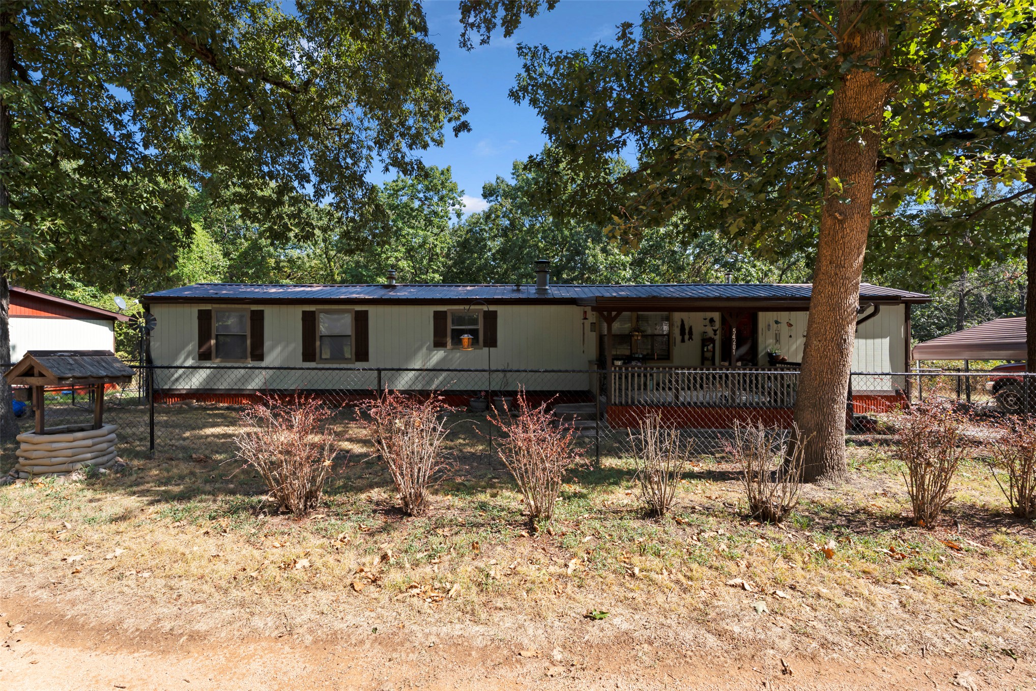 54201 Pin Oak Circle Property Photo 1
