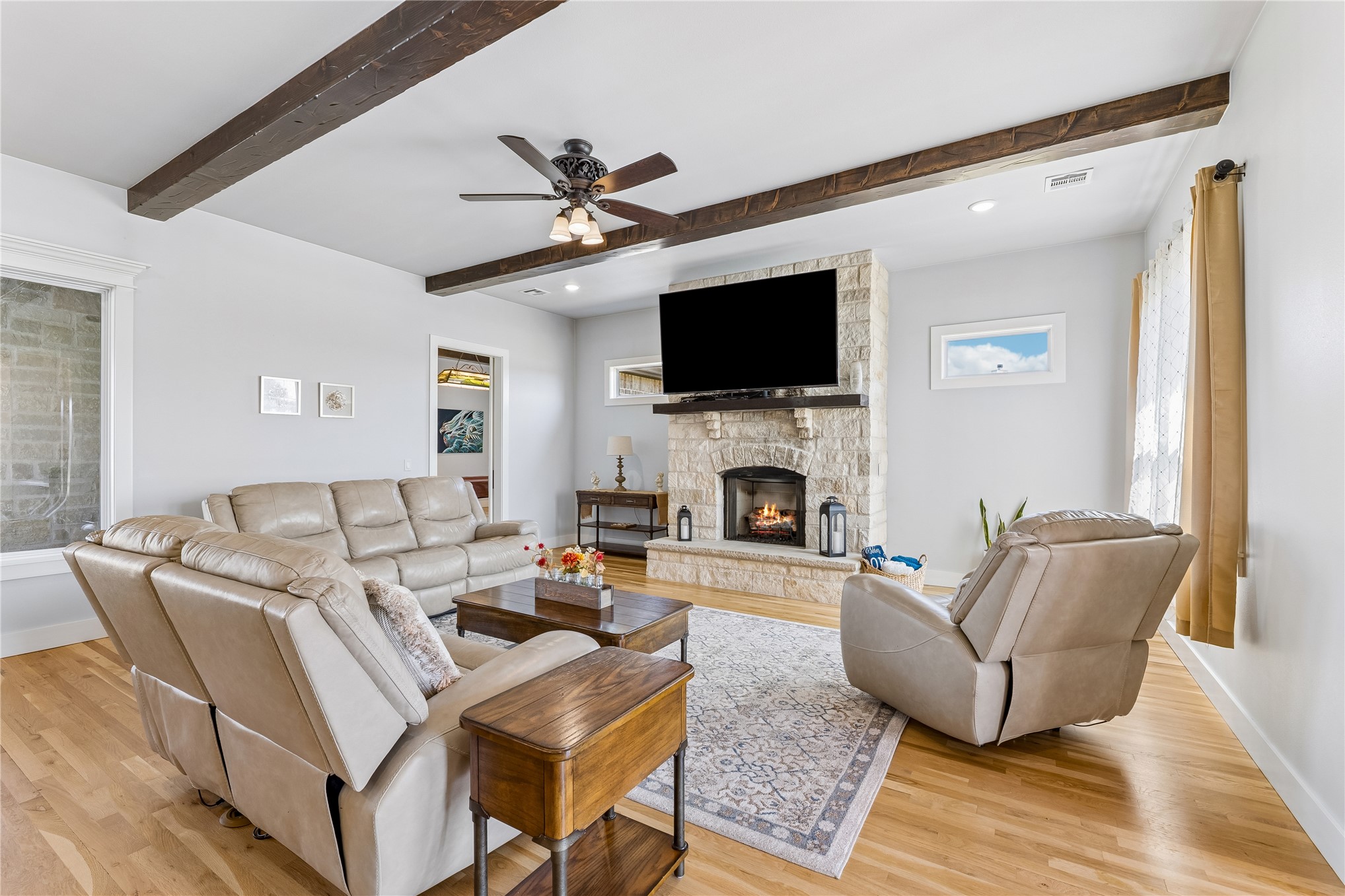 102 Rustic Lane Property Photo 4