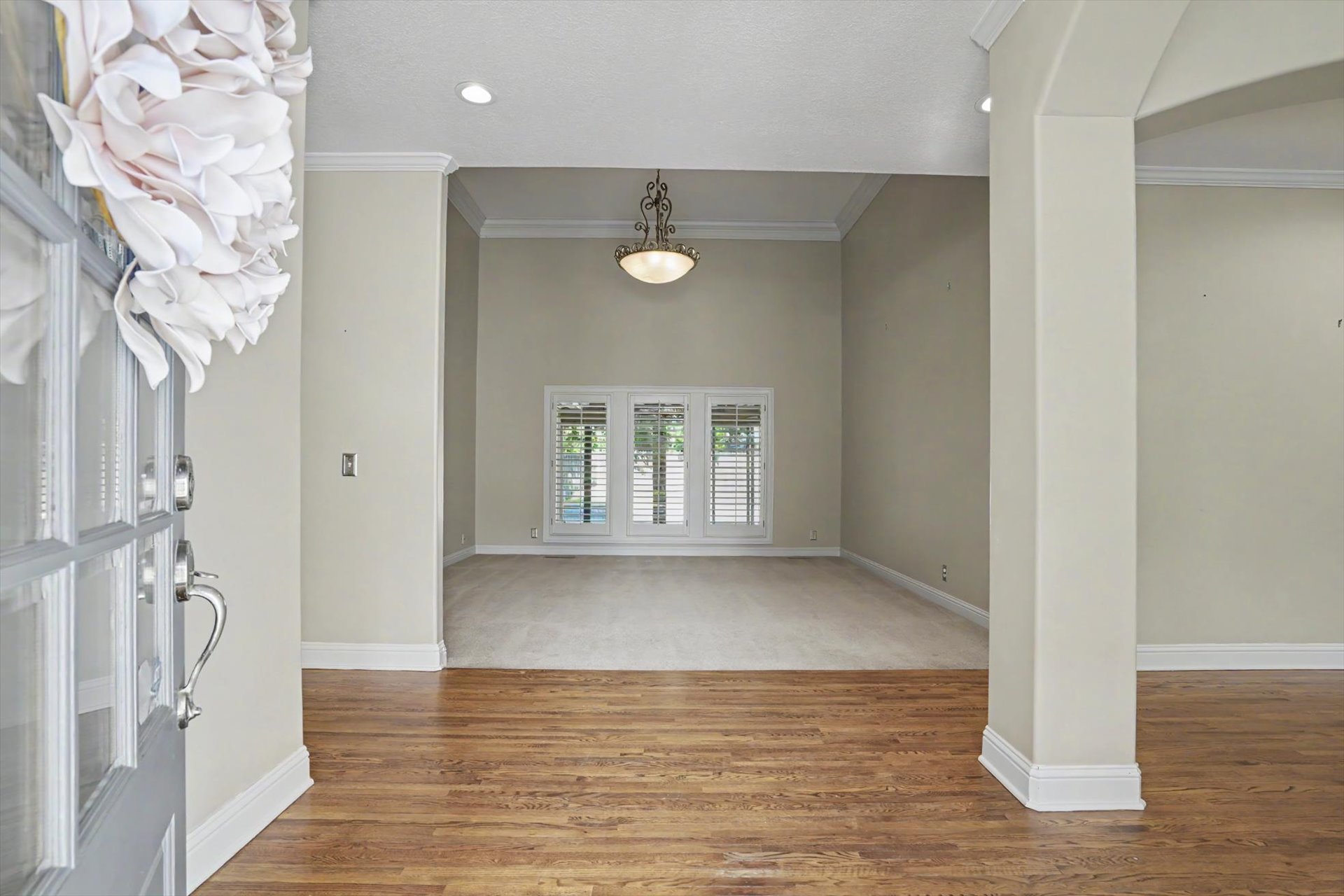 10612 S Fulton Avenue S Property Photo 4