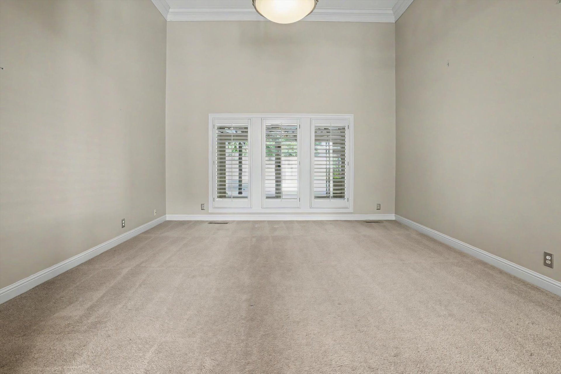 10612 S Fulton Avenue S Property Photo 7