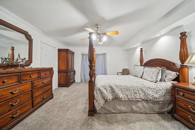9520 S Lakewood Avenue Property Photo 22