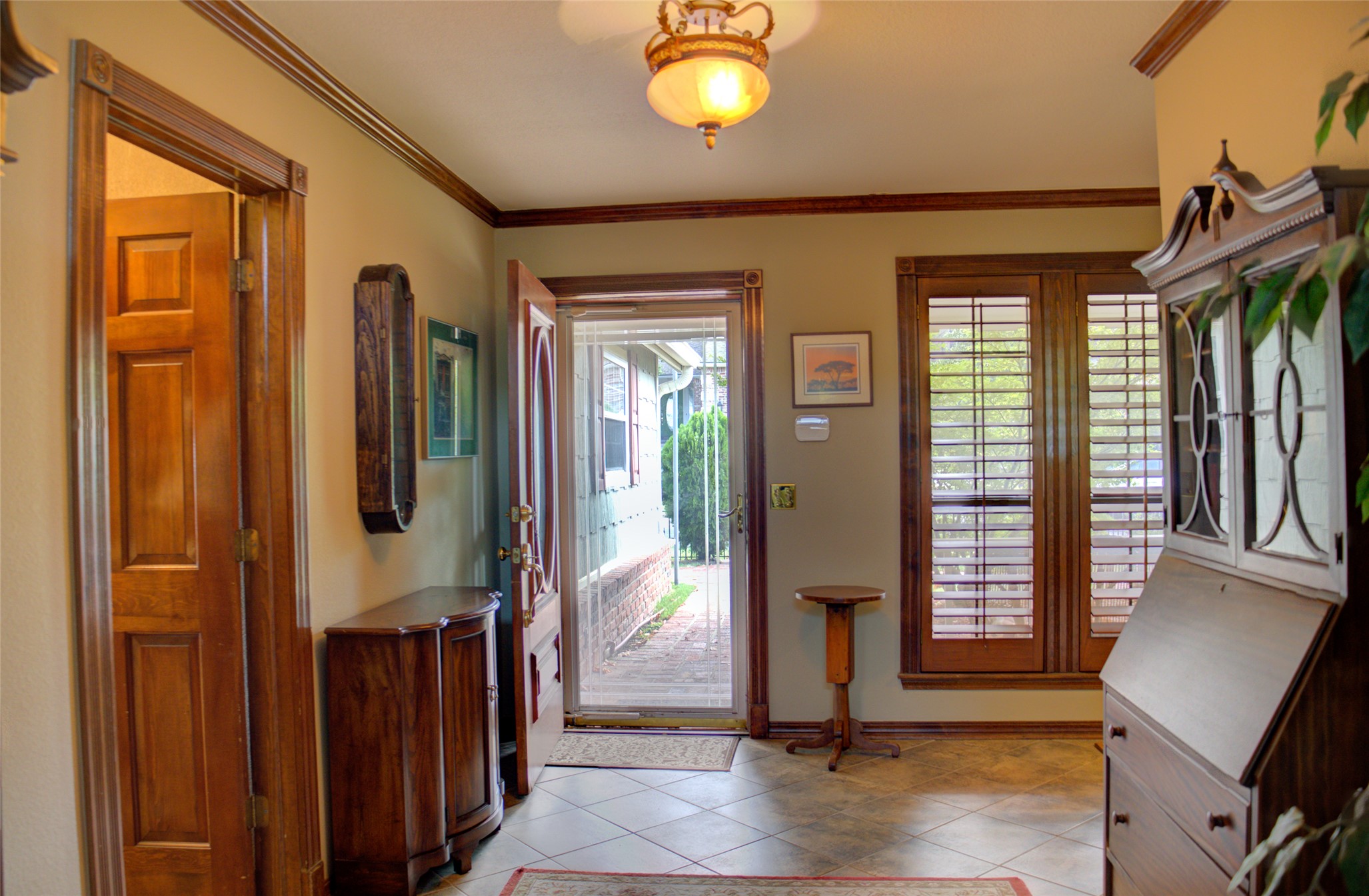 8110 Jamestown Avenue Property Photo 3