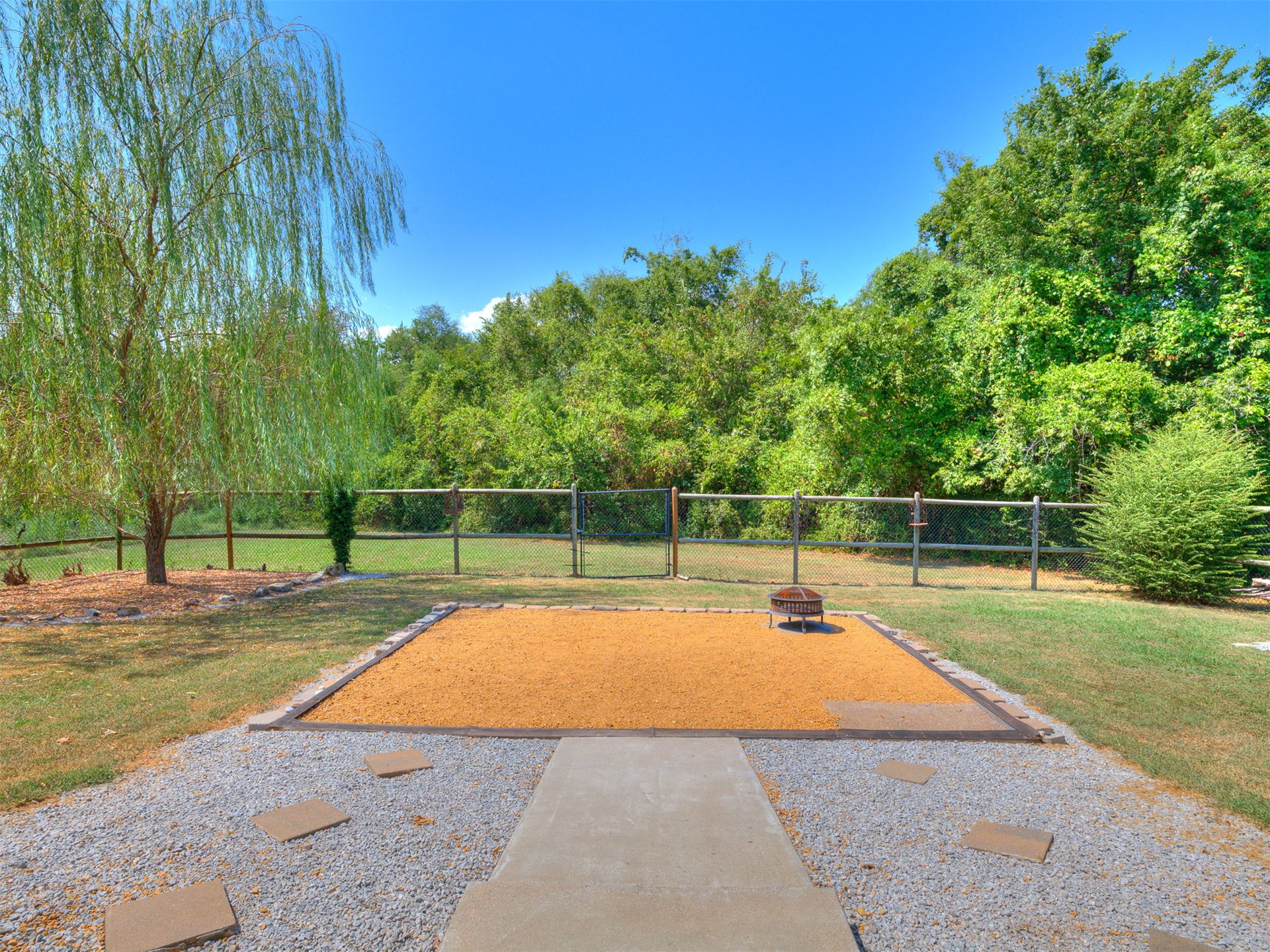 8300 S Lynn Lane Road Property Photo 34