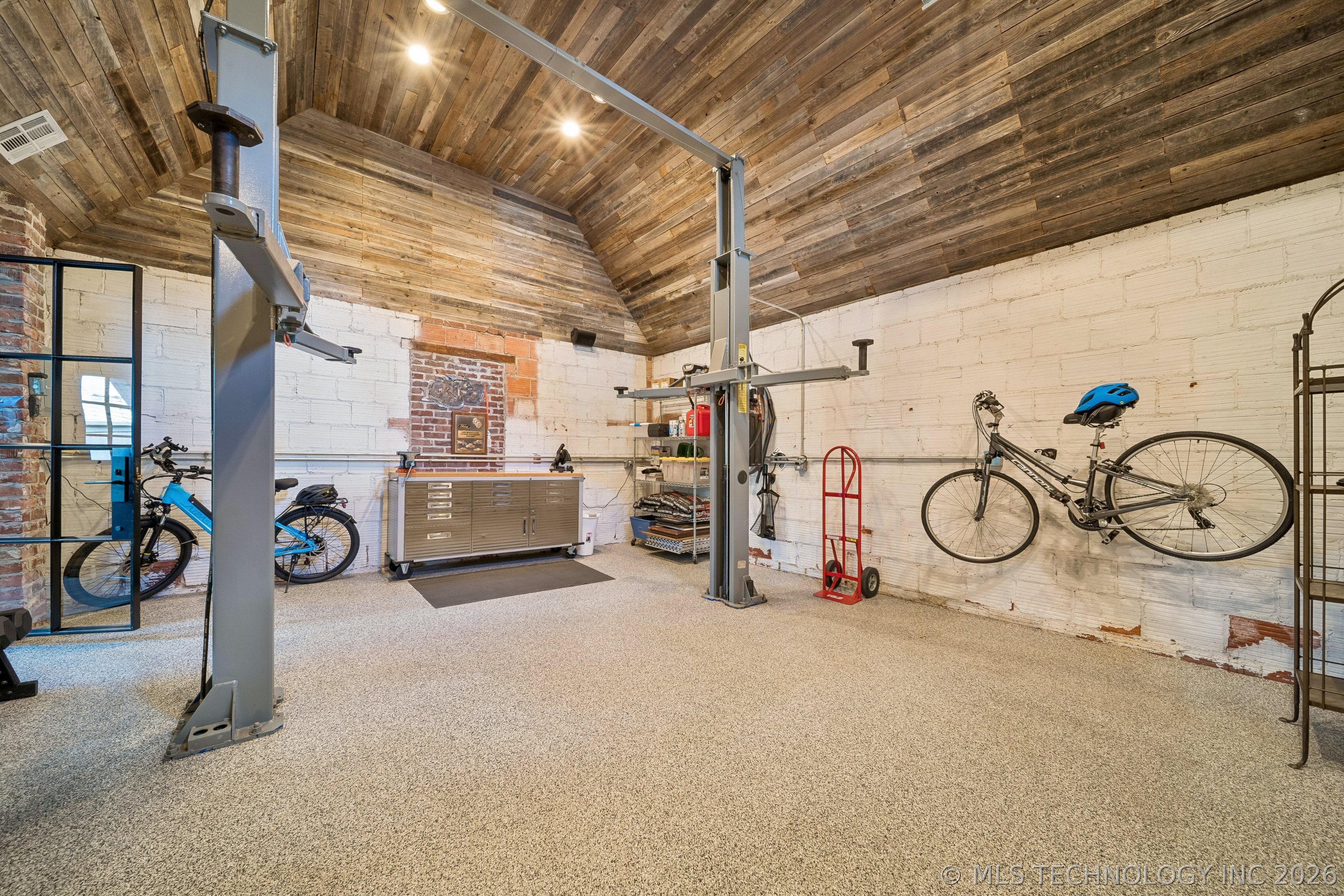 1246 E 28th Street Property Photo 53