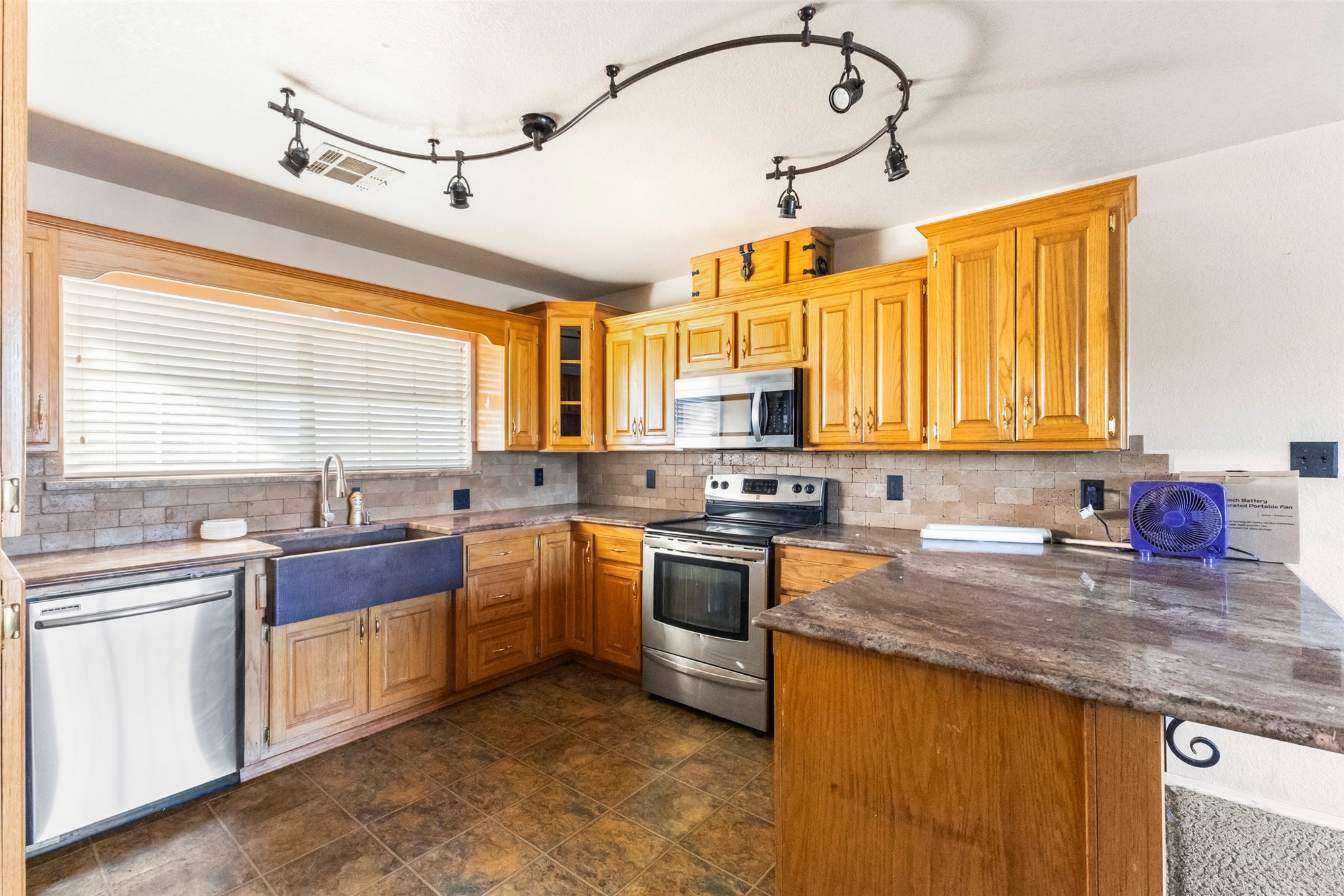 17760 County Road 3518 Property Photo 9