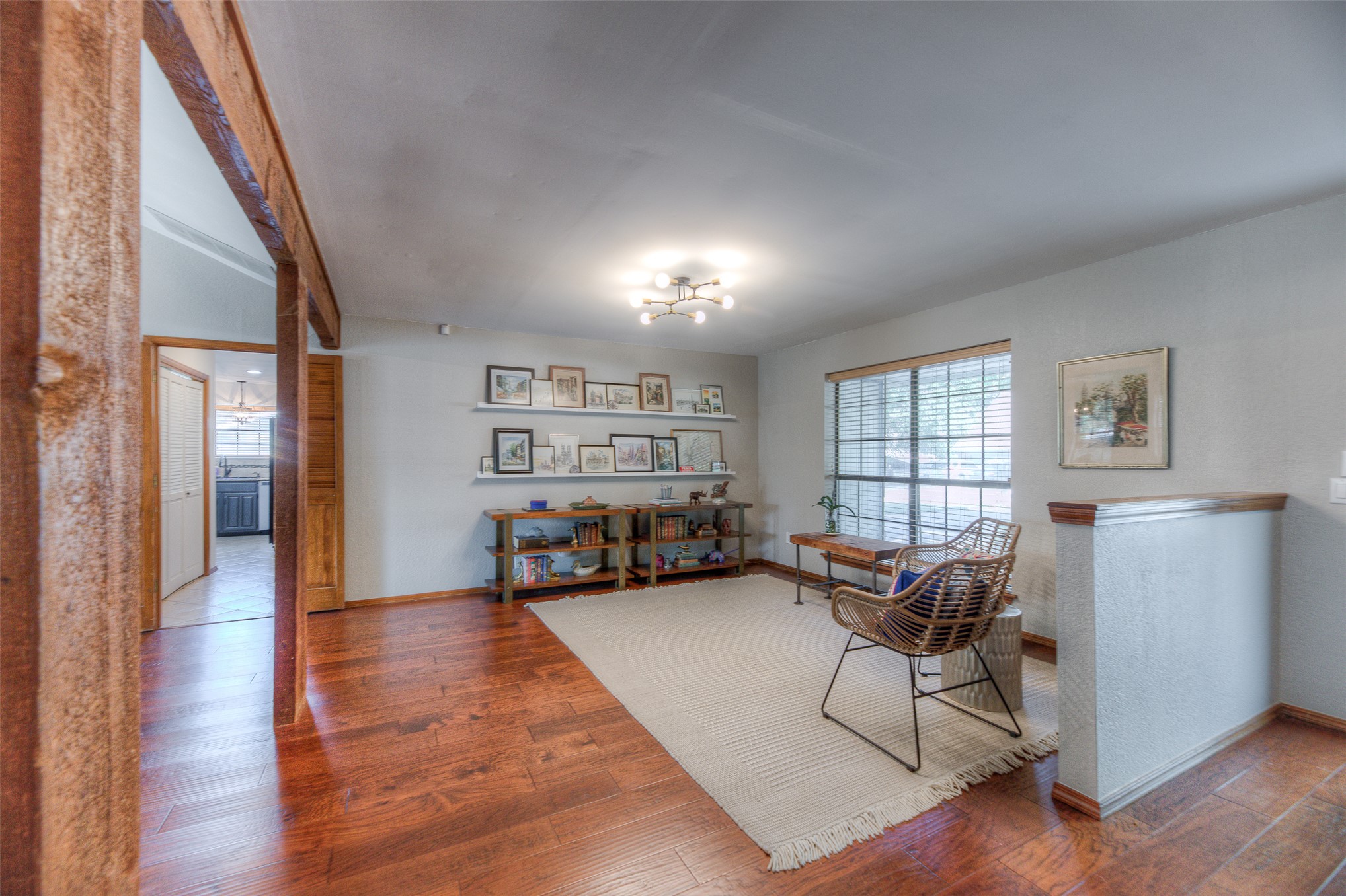 2526 W 68th Street Property Photo 5