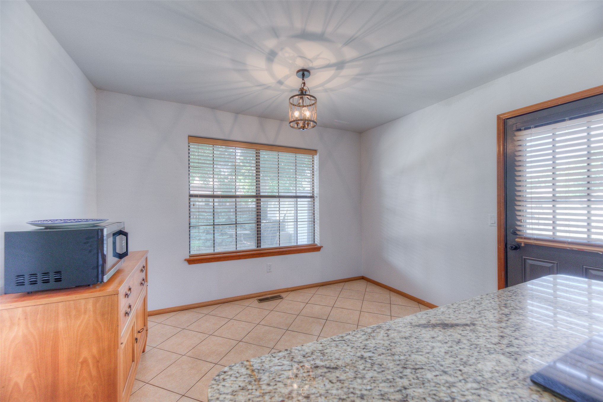2526 W 68th Street Property Photo 15