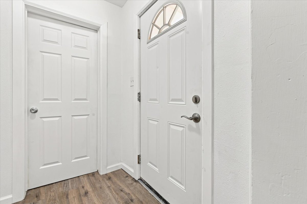 812 W 5th Street Property Photo 5