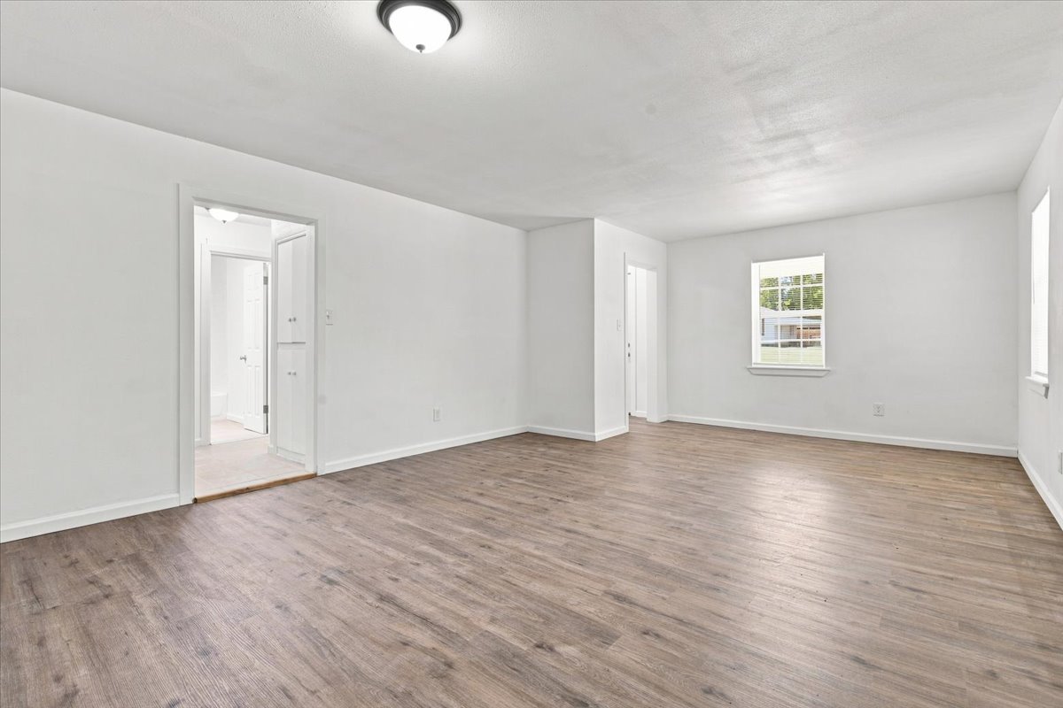 812 W 5th Street Property Photo 8