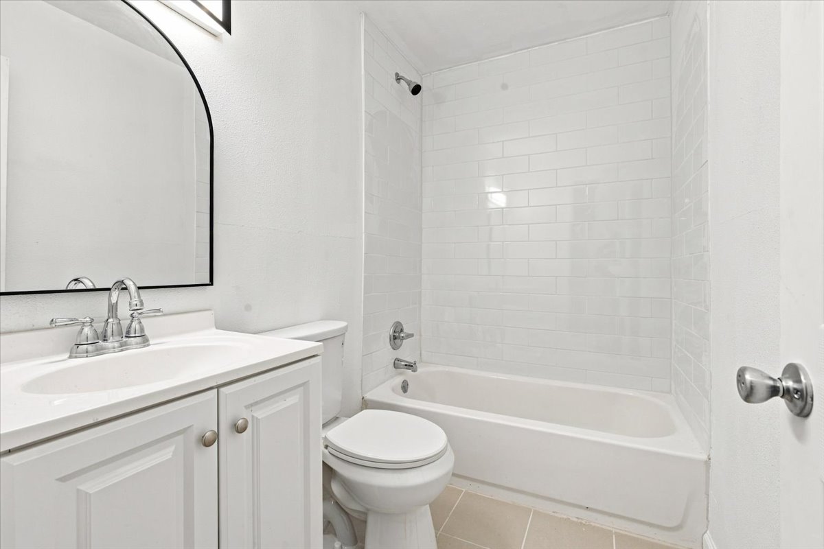 812 W 5th Street Property Photo 12