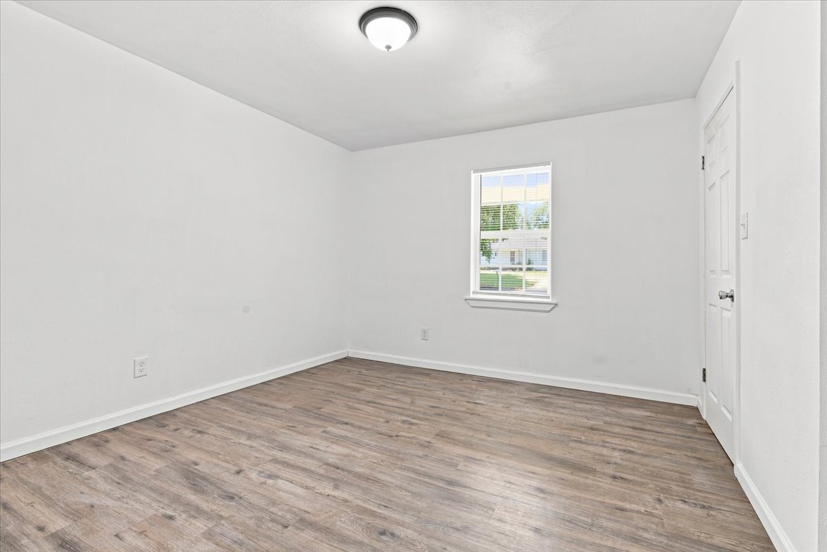 812 W 5th Street Property Photo 13
