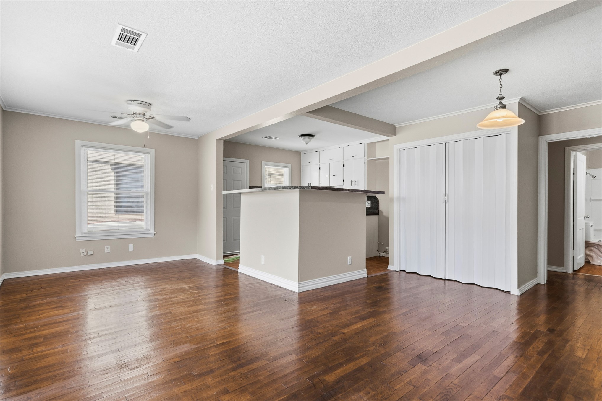 416 H Sw Property Photo 3