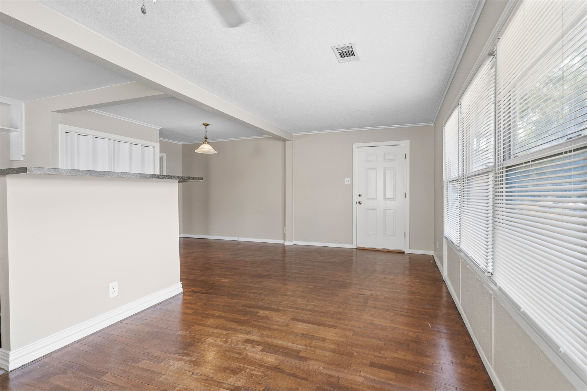 416 H Sw Property Photo 4