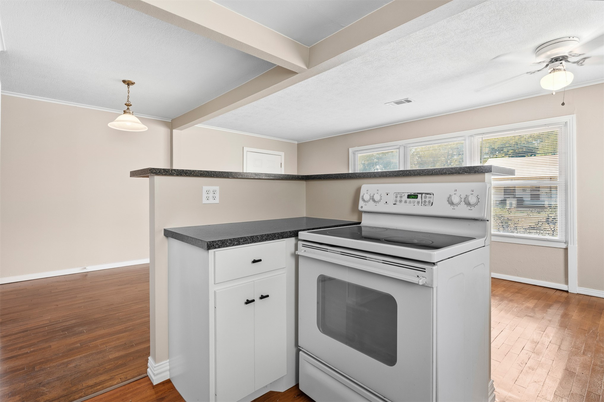 416 H Sw Property Photo 9