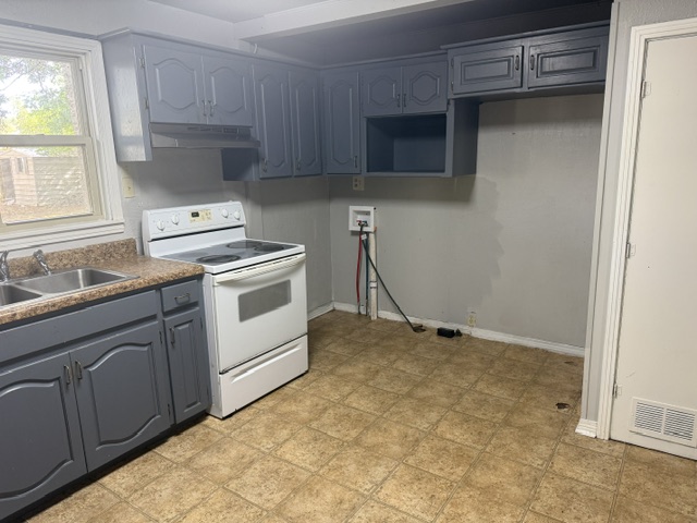 1101 E Delaware Avenue Property Photo 6