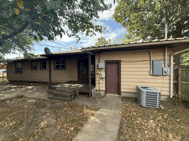 1101 E Delaware Avenue Property Photo 12