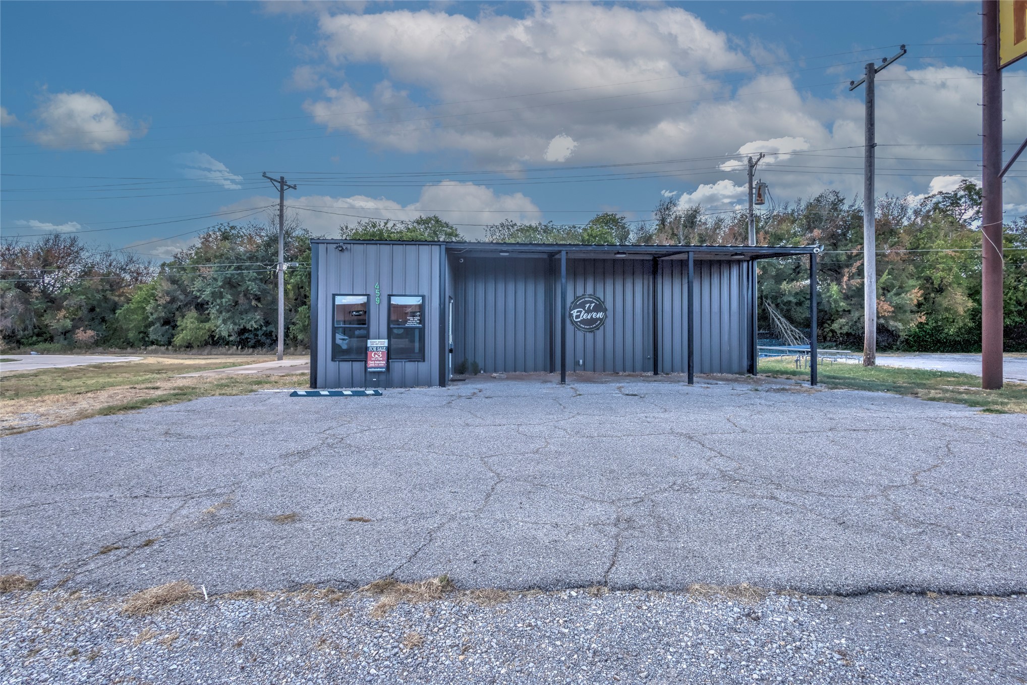 409 S Hwy 81 Highway Property Photo 4