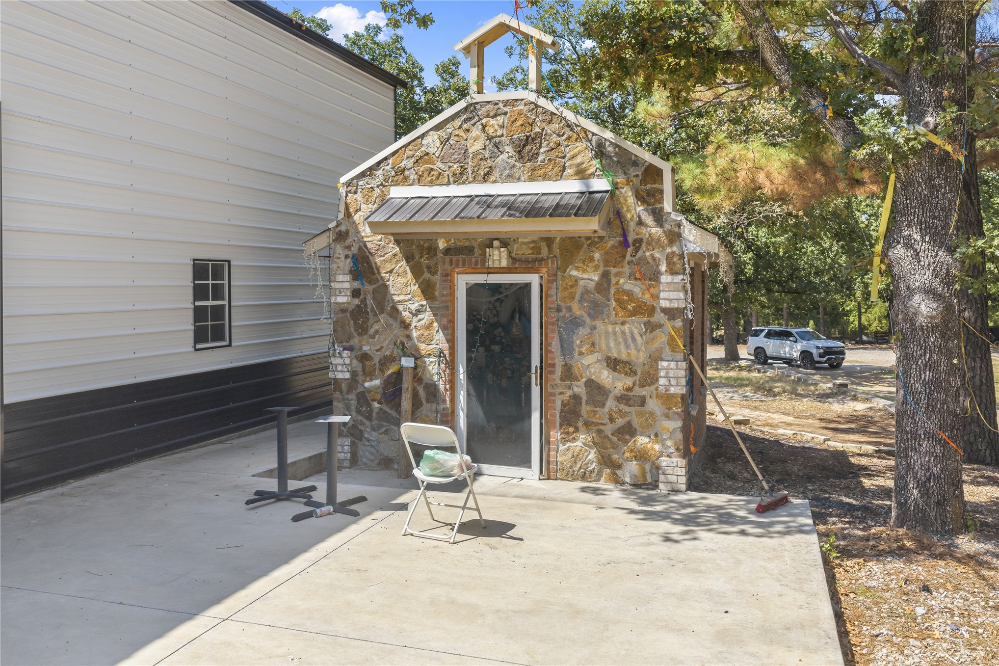 4747 Springdale Road Property Photo 21