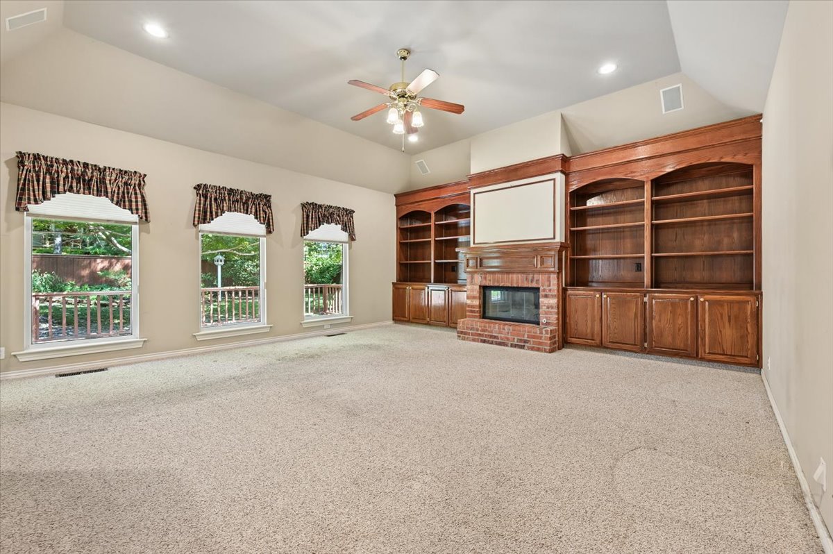 11245 S 66th East Avenue Property Photo 9