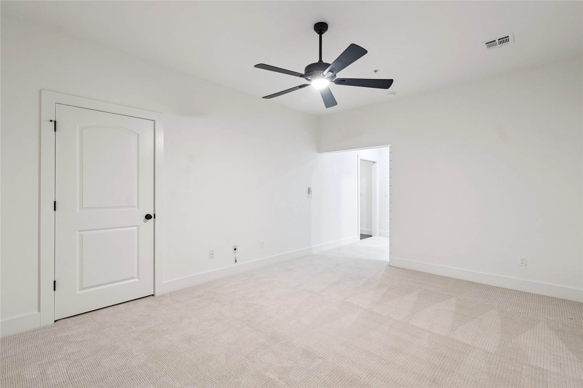 1049 E 8th Street Property Photo 33
