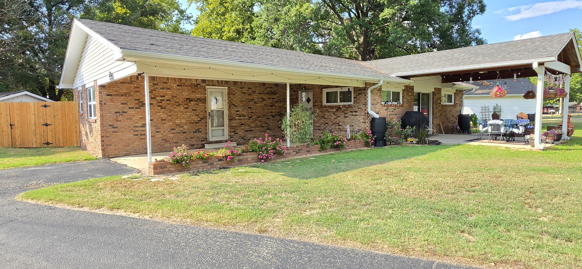 17 Breakenridge Drive Property Photo 2