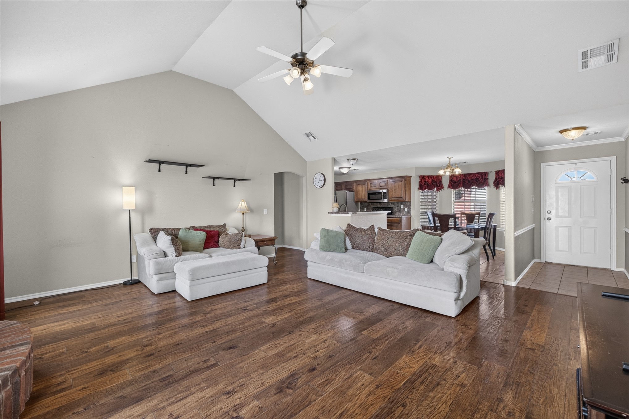 11710 S Primrose Street Property Photo 8