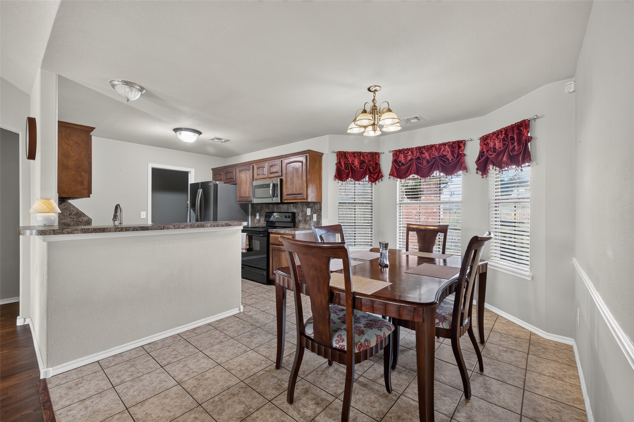 11710 S Primrose Street Property Photo 13