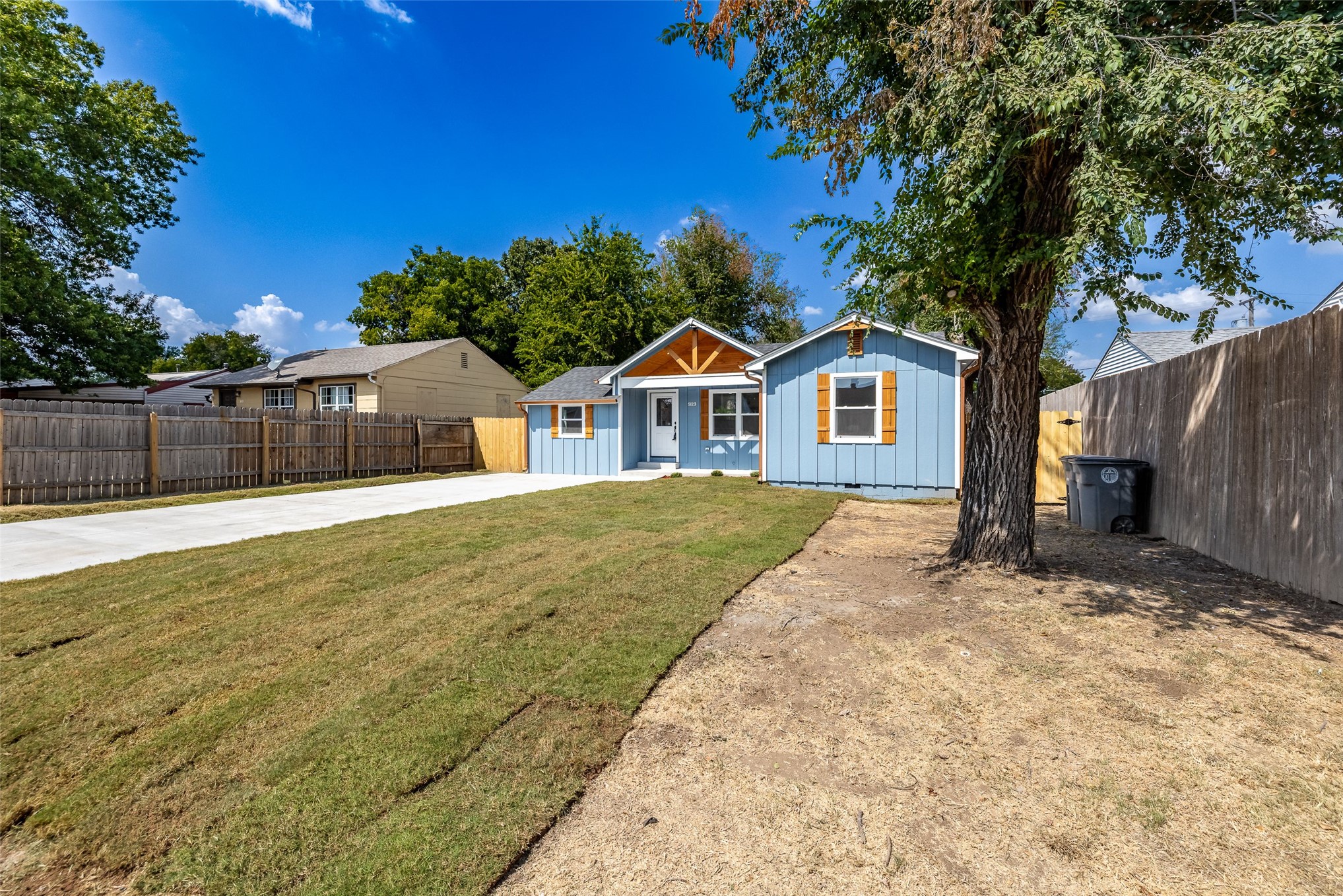 5123 E Easton Street Property Photo 2