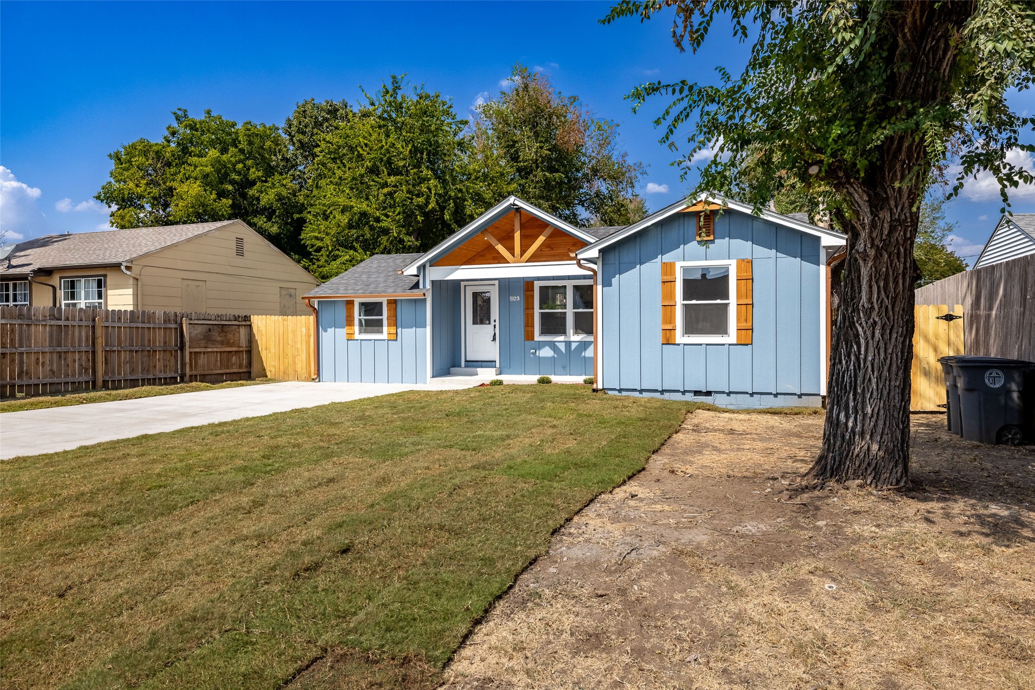5123 E Easton Street Property Photo 3