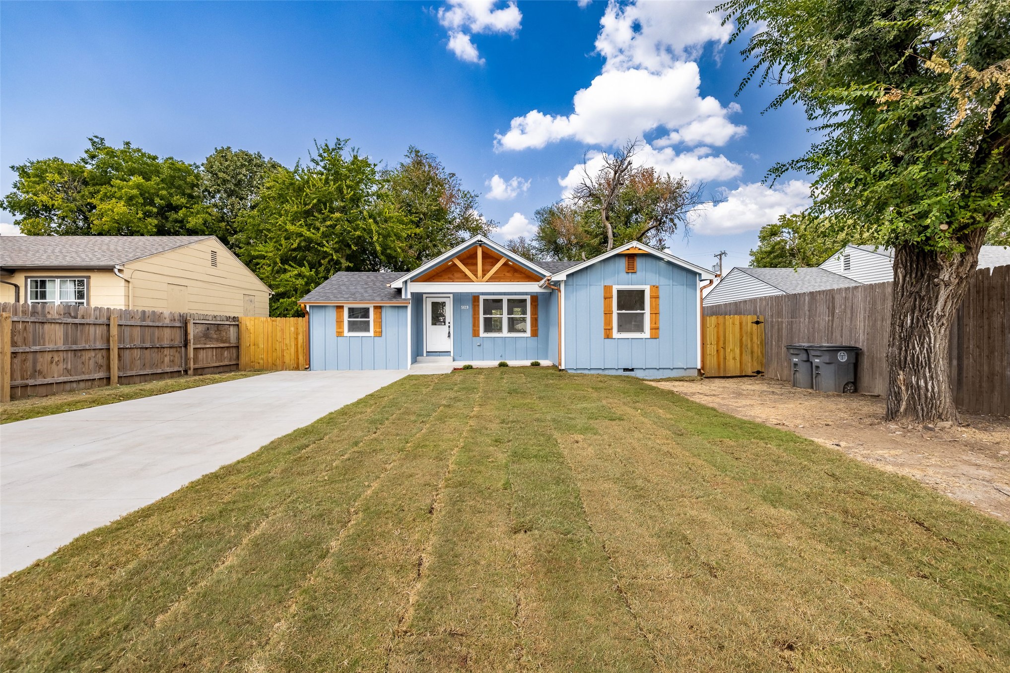 5123 E Easton Street Property Photo 4