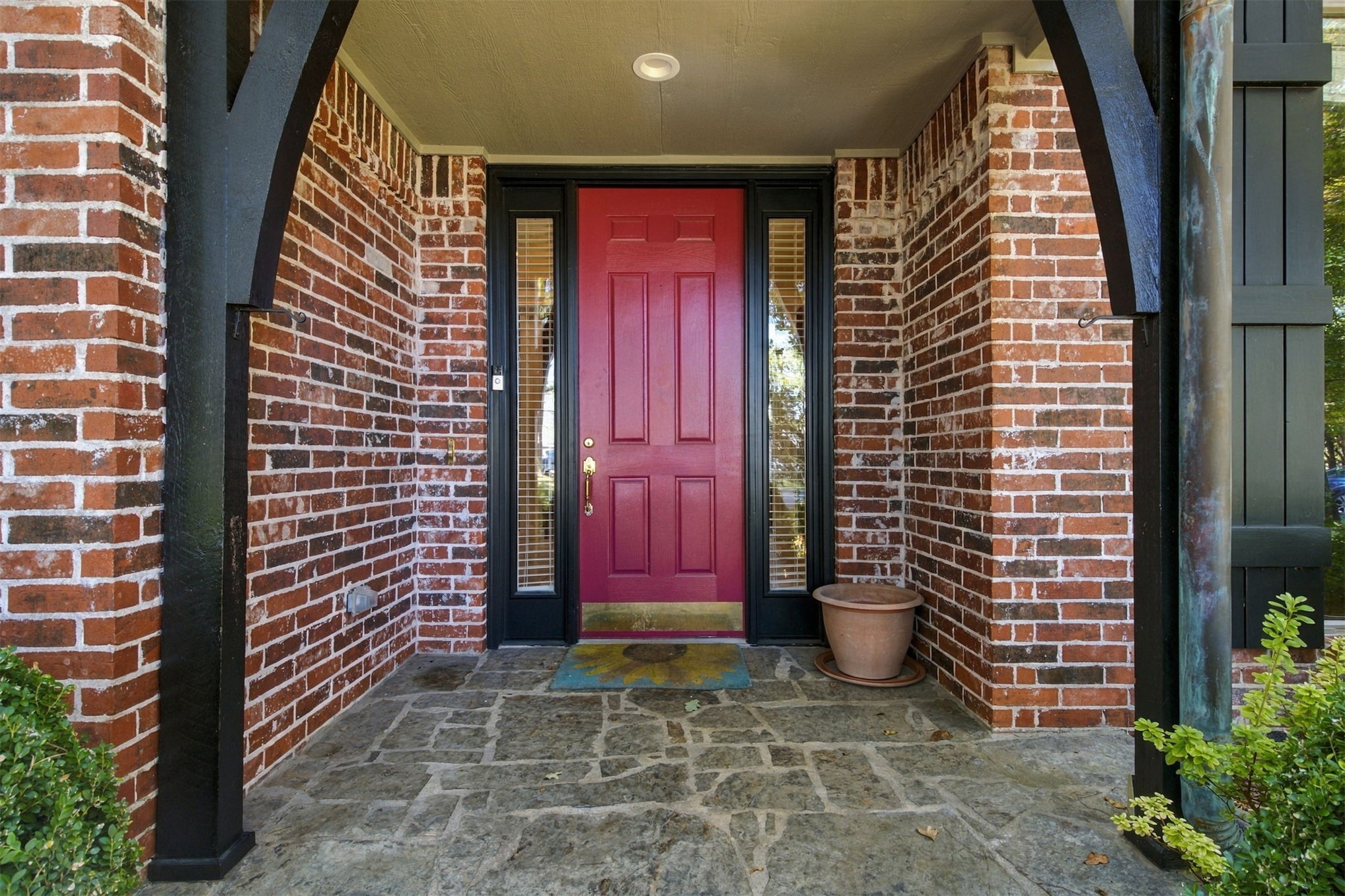 8308 S Allegheny Avenue Property Photo 4