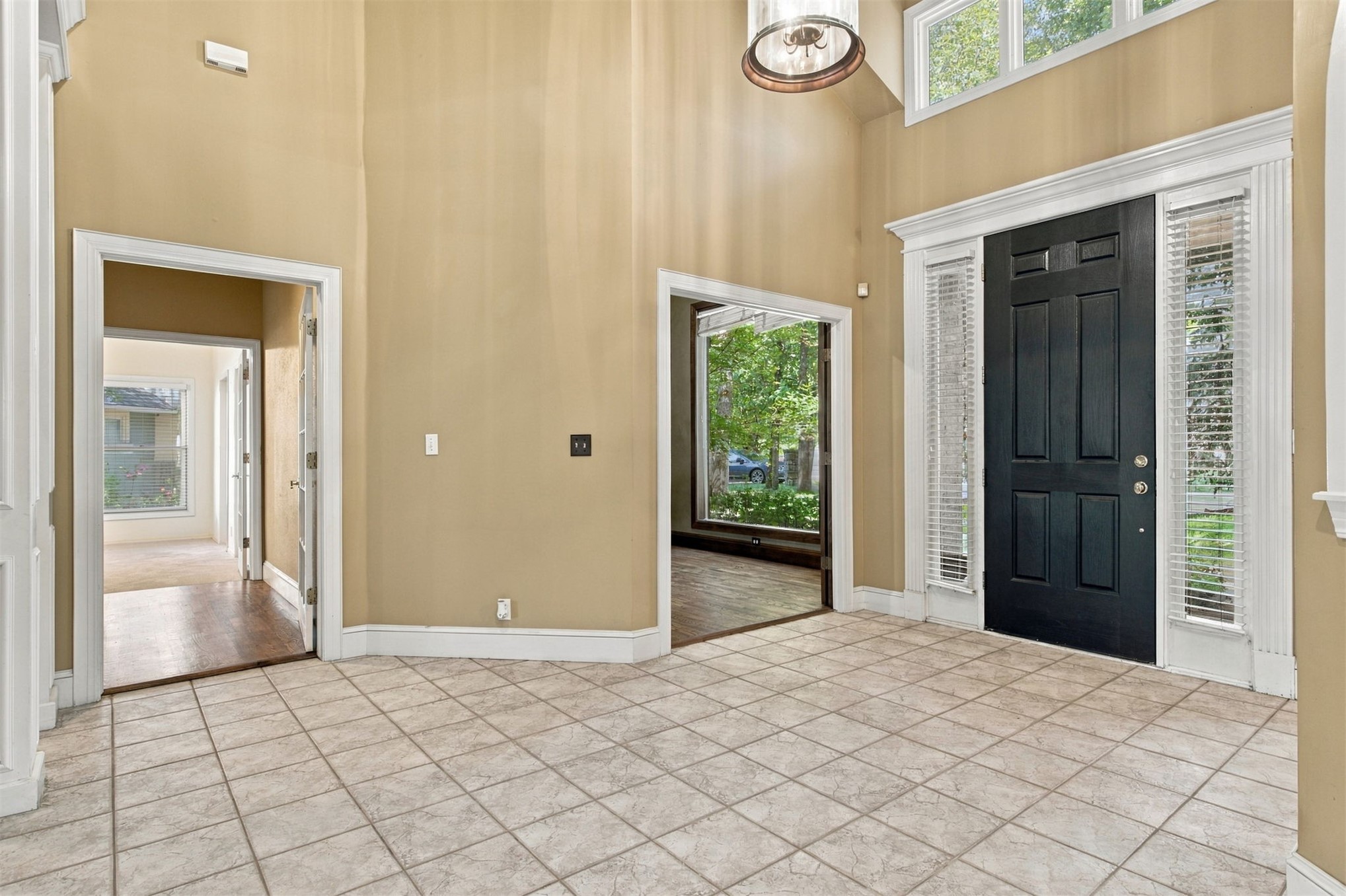 8308 S Allegheny Avenue Property Photo 6