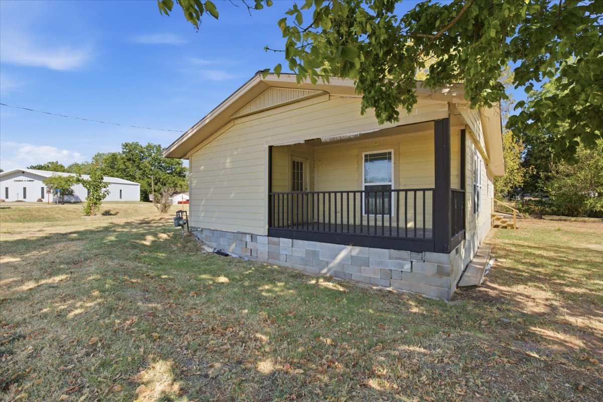101 N Division Street Property Photo 3