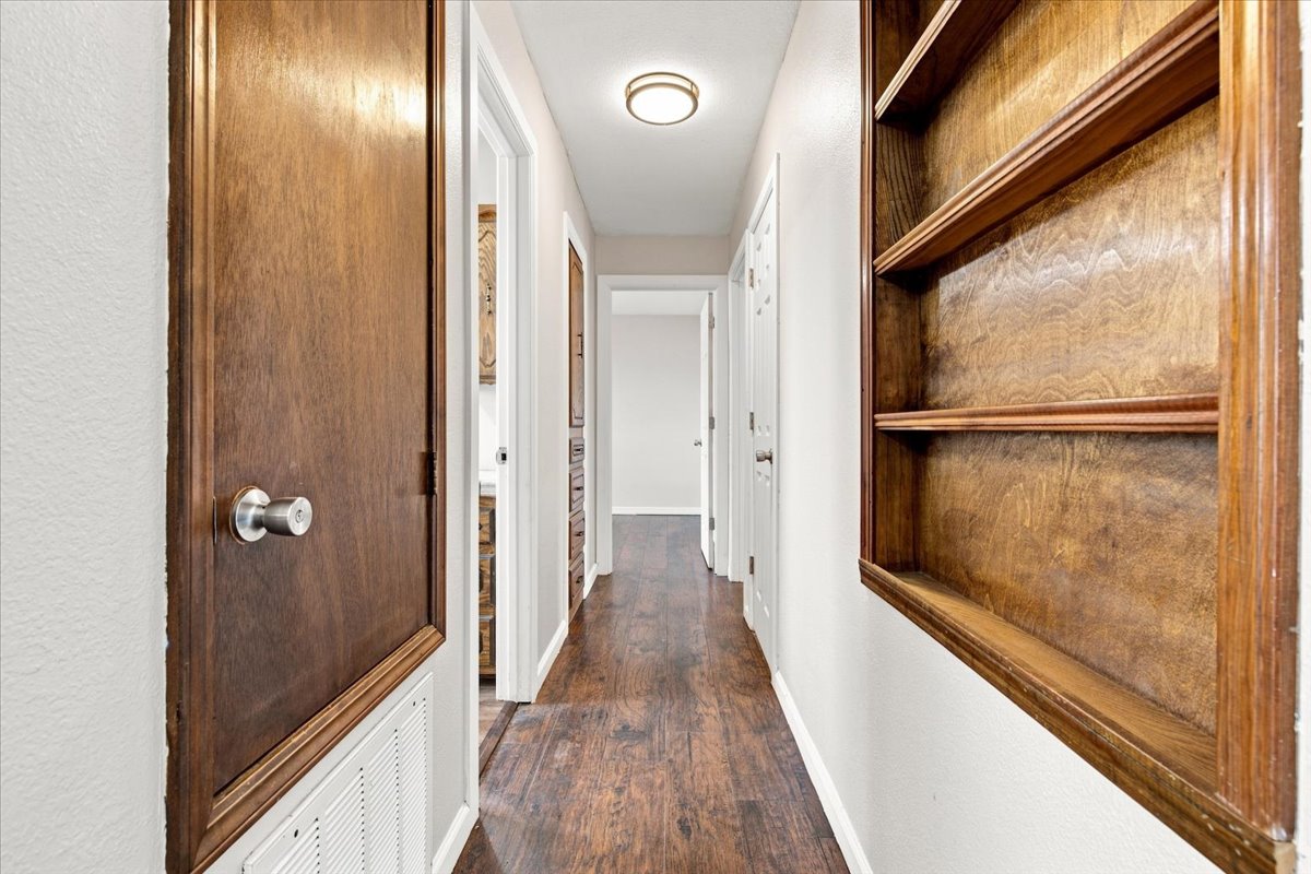 101 N Division Street Property Photo 14