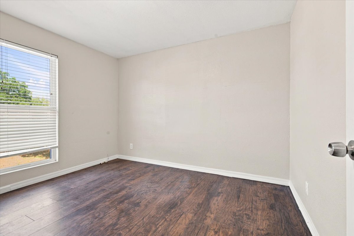 101 N Division Street Property Photo 15